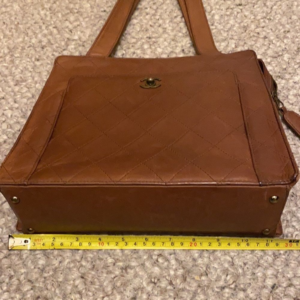 Chanel Vintage brown tote bag . - Picture 10 of 17